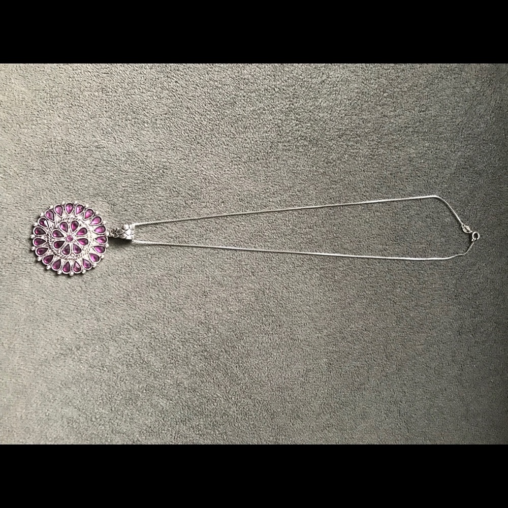 Neclace - Picture 2 of 3